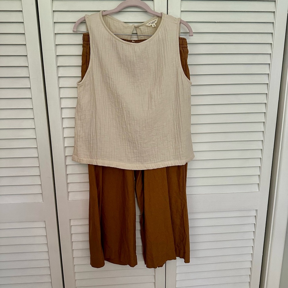 Blended linen cropped wide leg trousers with sleeveless top